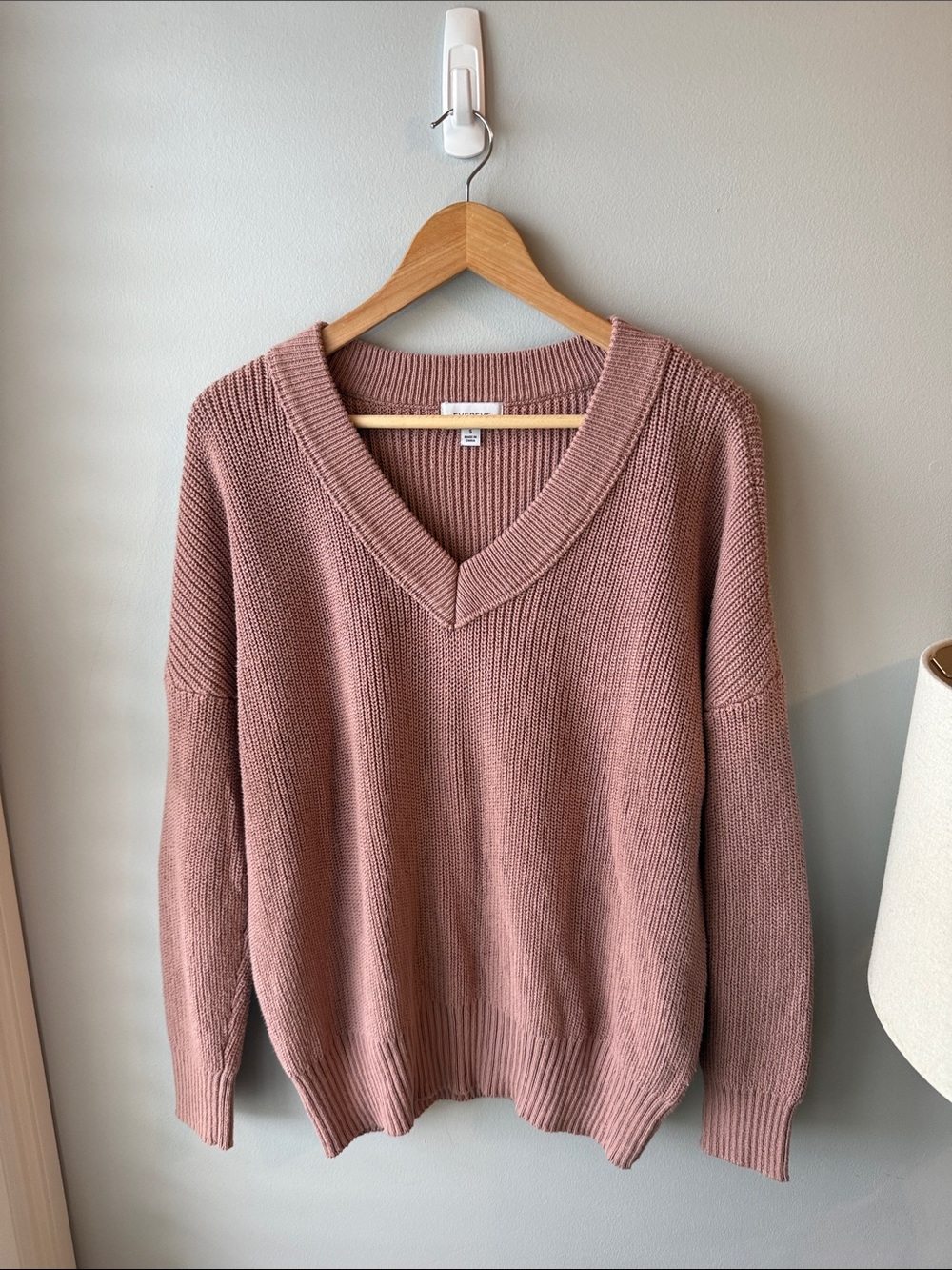 Evereve Dusty Pink Mauve V-neck Knit‎ Sweater